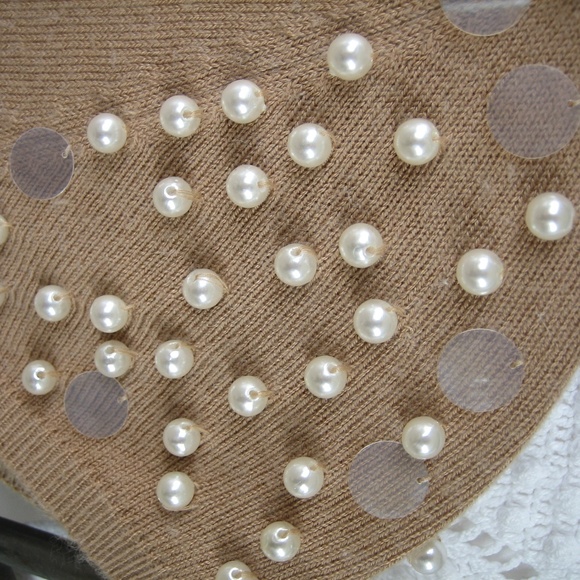 Cropped Short-Sleeve Cardigan/Shrug Embellishments - Picture 6 of 6